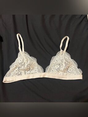 Victoria’s Secret White Lace Bralette